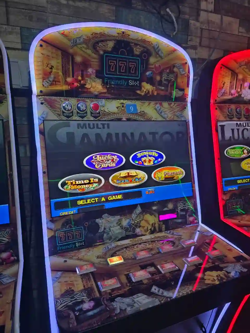 Maquina metalica 24" con cúpula